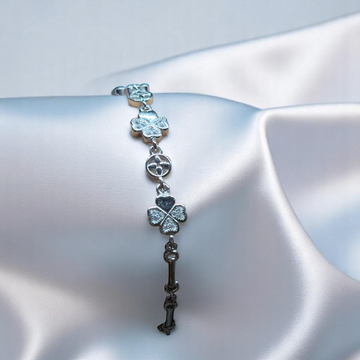 Classic 925 silver bracelet, perfect for adding a touch of sophistication and style to your wrist.
