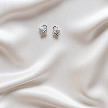 Lovely 925 silver heart earrings, designed to add a soft and romantic touch to any outfit.