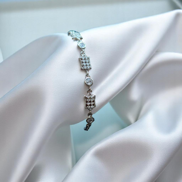 Classic 925 silver bracelet, perfect for adding a touch of sophistication and style to your wrist.