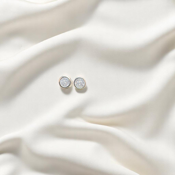 Elegant 925 silver round stone earrings, featuring a classic design with sparkling stone accents.