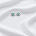 Vibrant 925 silver earrings with a bold green stone for a fresh and stylish look.