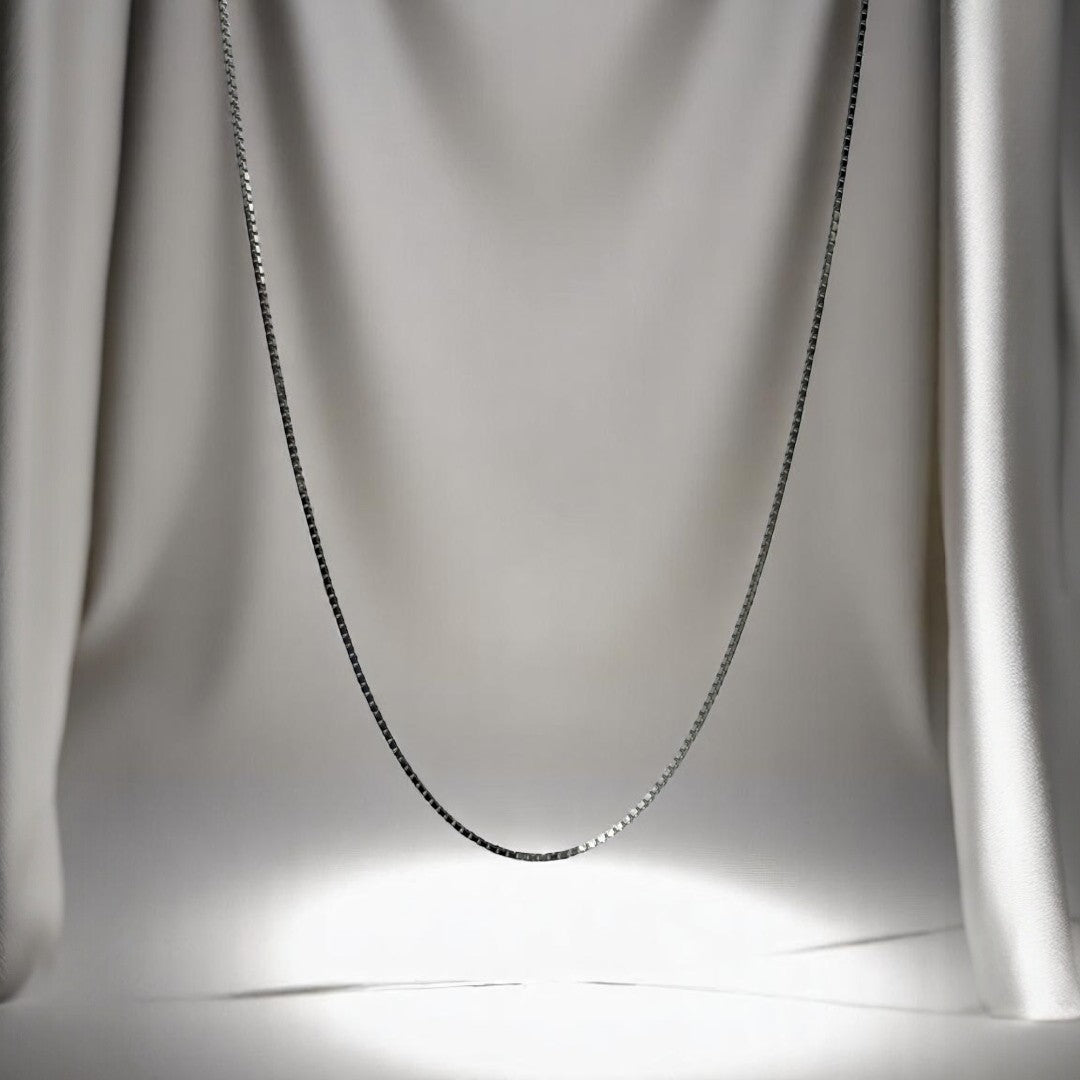 Bold and masculine 925 silver neck chain for men.