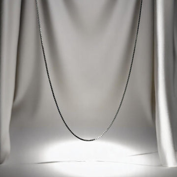 Bold and masculine 925 silver neck chain for men.