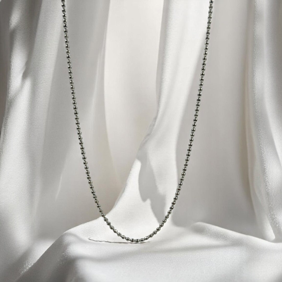 Bold and masculine 925 silver neck chain for men.