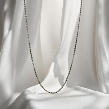 Bold and masculine 925 silver neck chain for men.