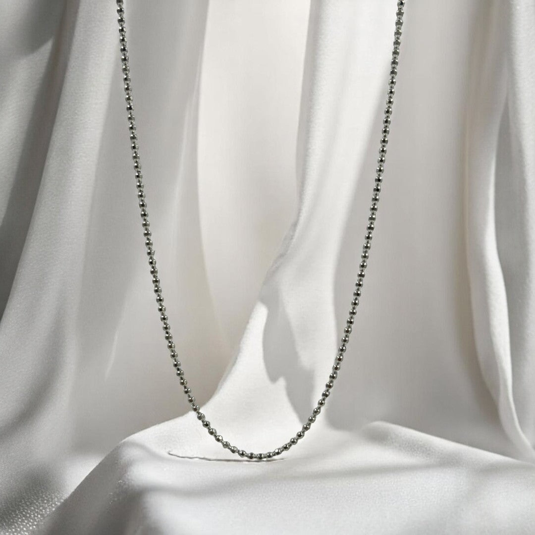 Bold and masculine 925 silver neck chain for men.