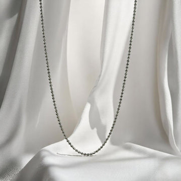 Bold and masculine 925 silver neck chain for men.
