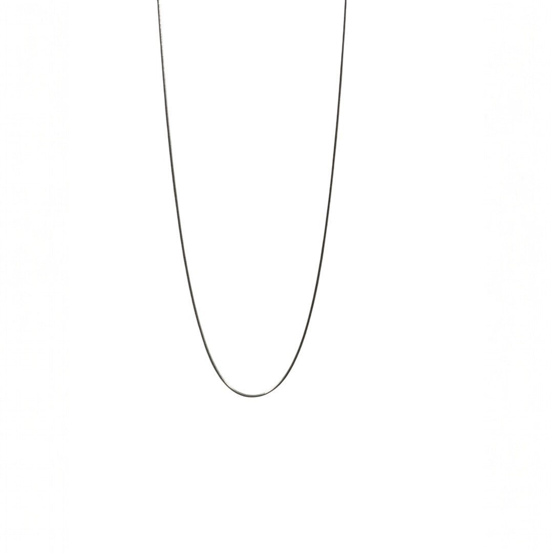 Bold and masculine 925 silver neck chain for men.