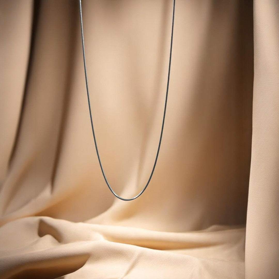 Bold and masculine 925 silver neck chain for men.