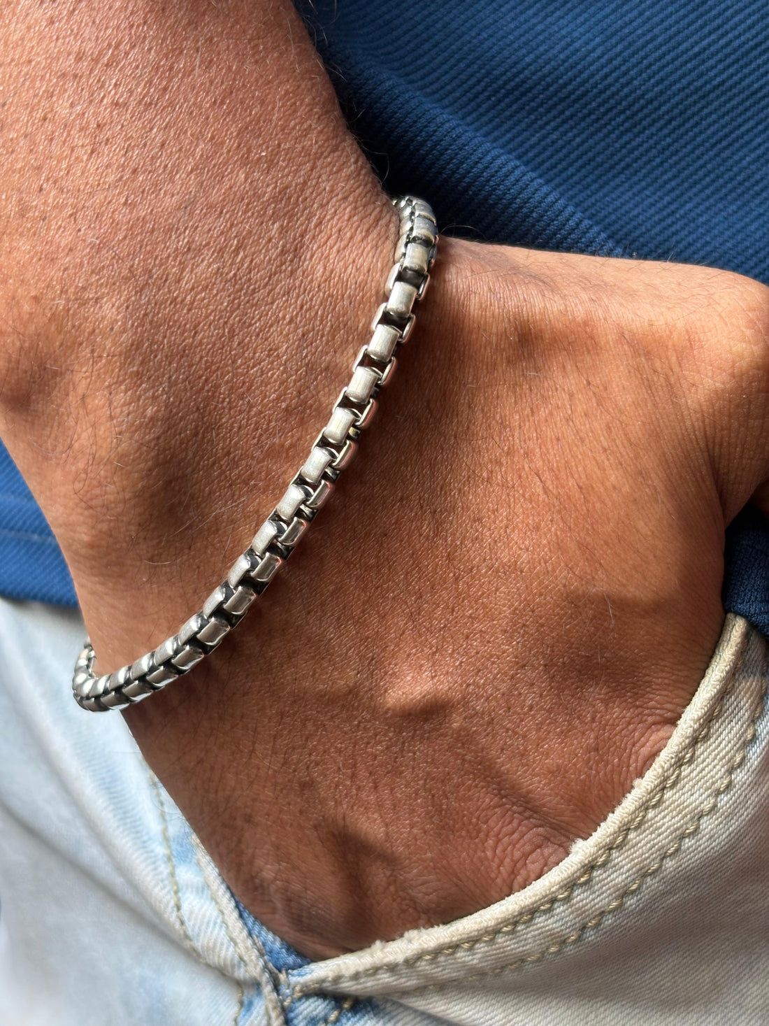 Masculine 925 silver bracelet with a bold, refined design.