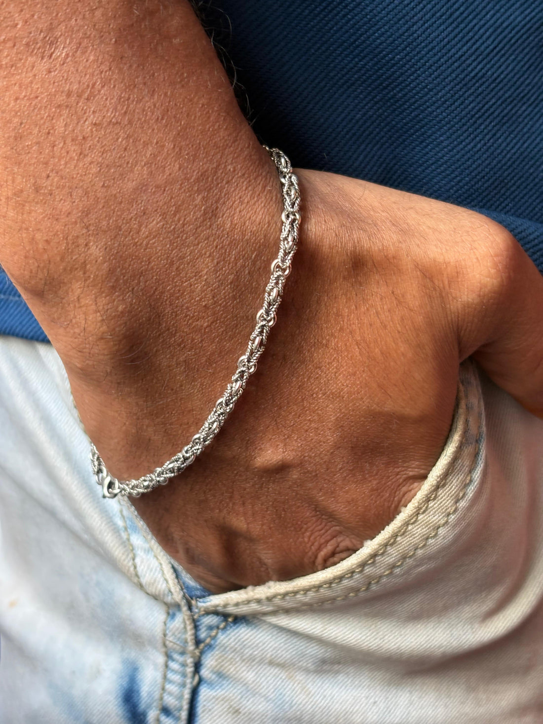 Masculine 925 silver bracelet with a bold, refined design.