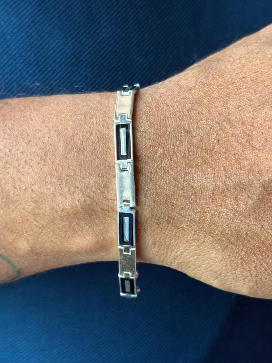 Masculine 925 silver bracelet with a bold, refined design.