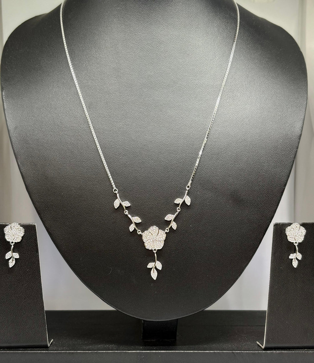925 Silver Floral Necklace & Earrings set