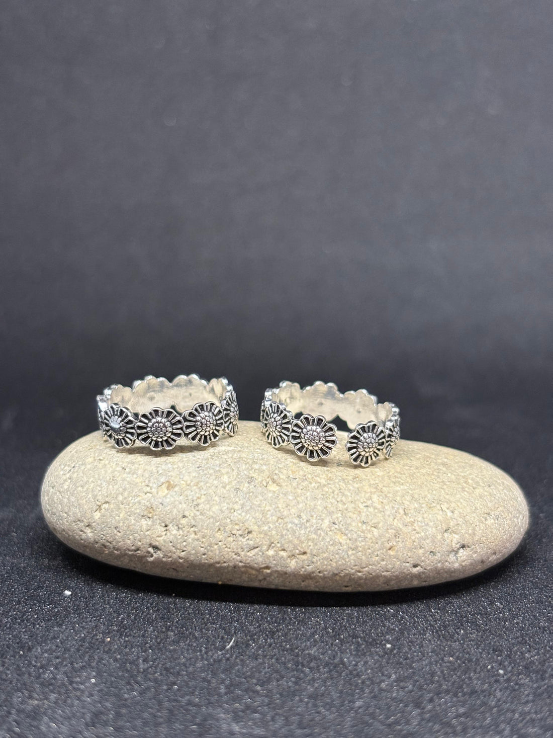 925 Silver Oxidized Flower Toe Rings