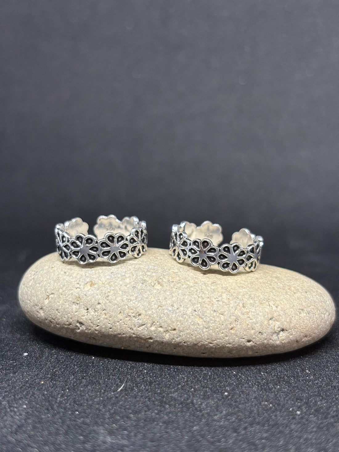 925 Silver Oxidized Flower Toe Rings