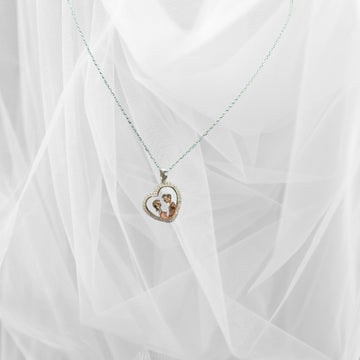 Lovely 925 silver heart pendant necklace for a classic look.