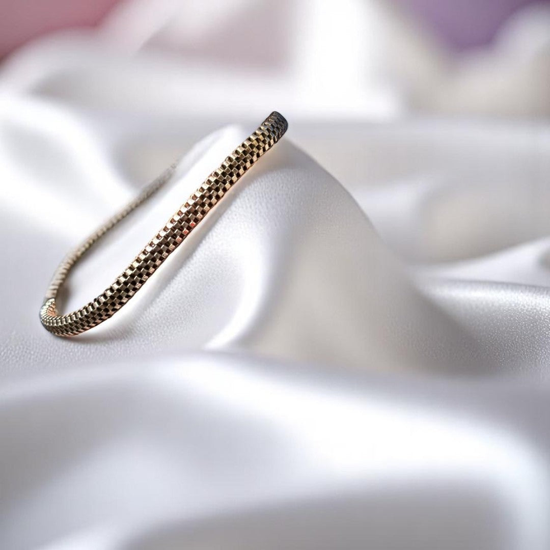 Masculine 925 silver bracelet with a bold, refined design.