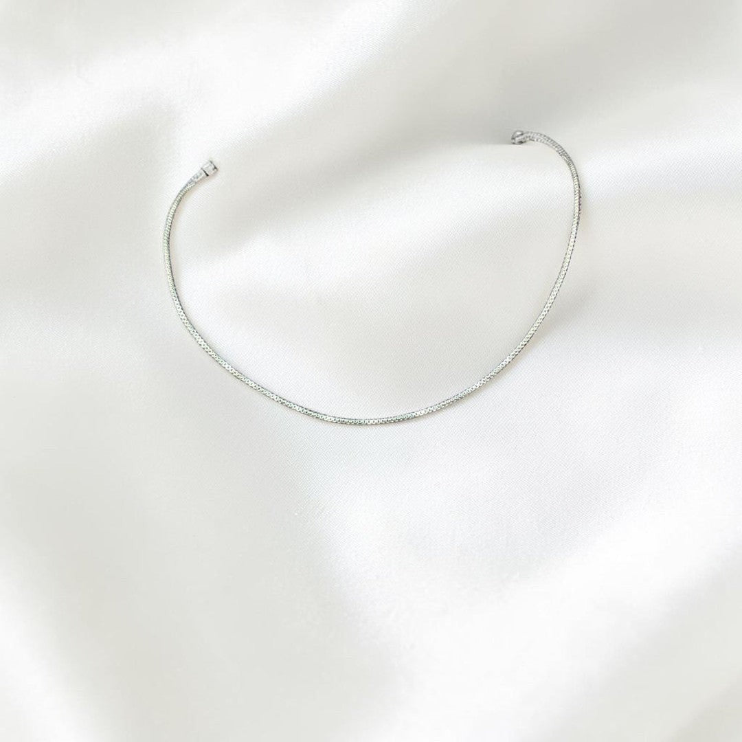BlingbyAnvika 925 Sterling Silver delicate box neck chain with a shimmering, minimalist design. Perfect for everyday wear or layering.