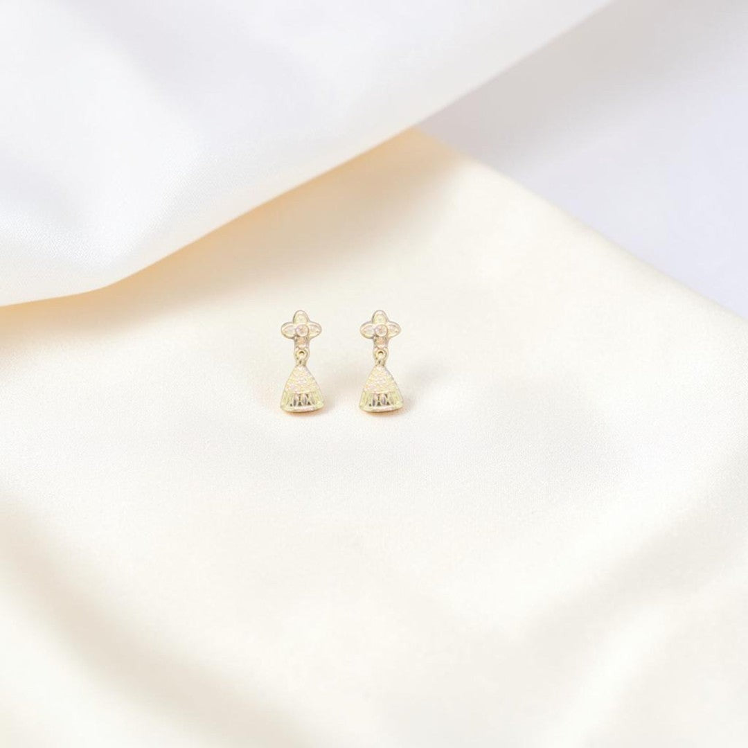 BlingbyAnvika 925 sterling silver jhumka earrings with intricate detailing and a bell-shaped base.