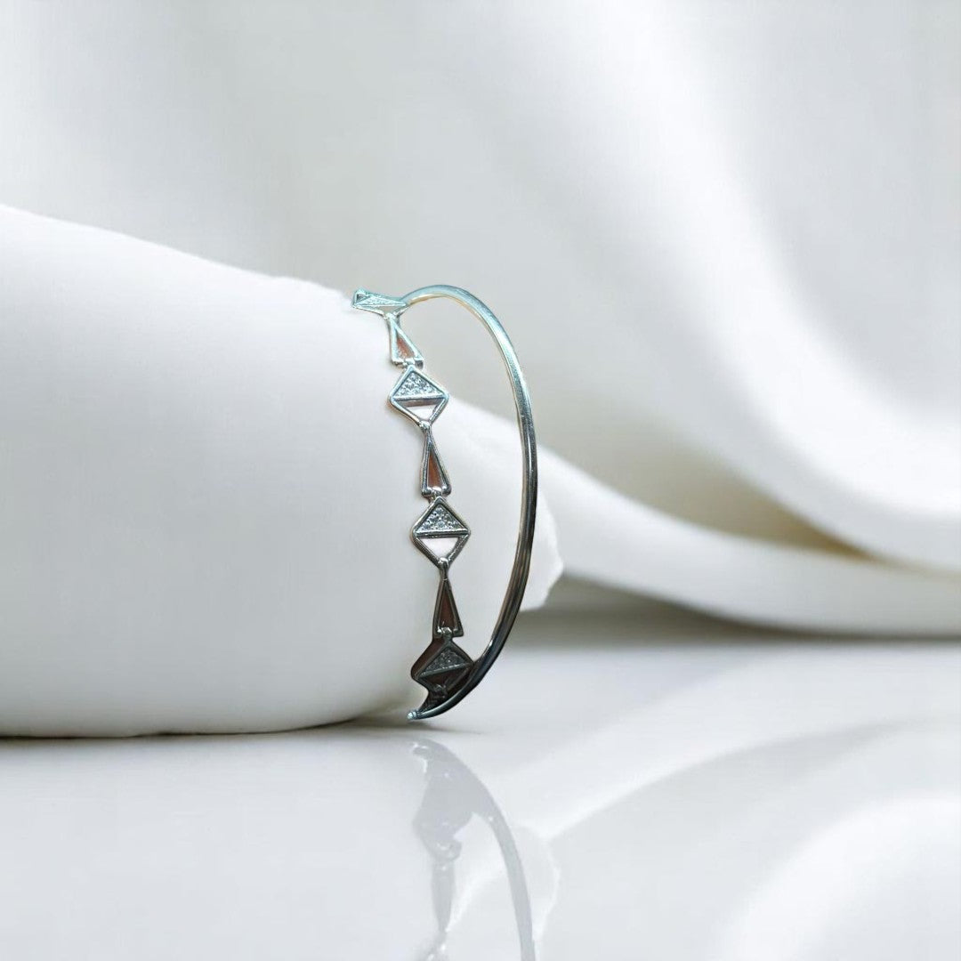 Flexible and stylish 925 silver Kada bracelet for a comfortable fit.