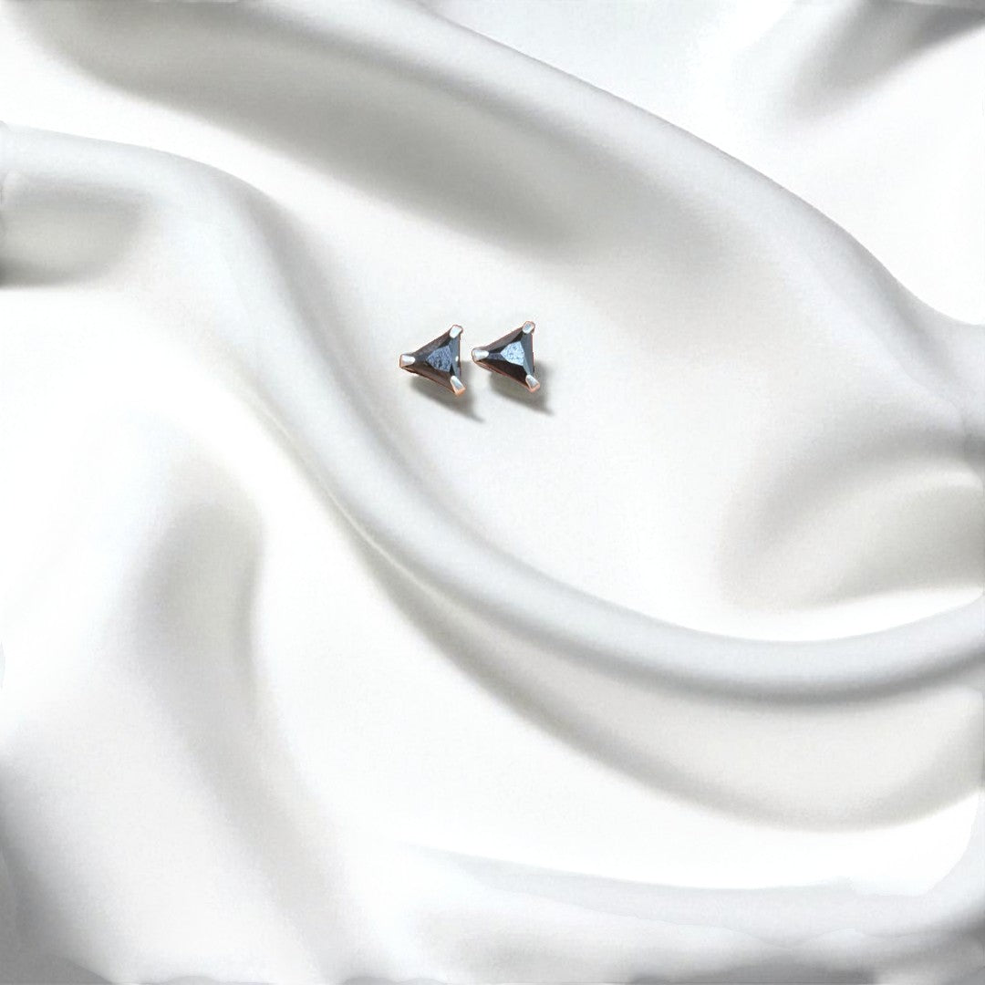 BlingbyAnvika 925 sterling silver triangle studs with black stones. Hypoallergenic and elegant.