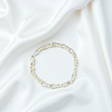 BlingbyAnvika 925 silver chain link bracelet with interlocking oval links and a secure clasp, polished finish.