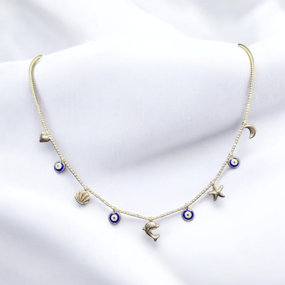 Protective 925 silver short necklace featuring a vibrant evil eye charm.